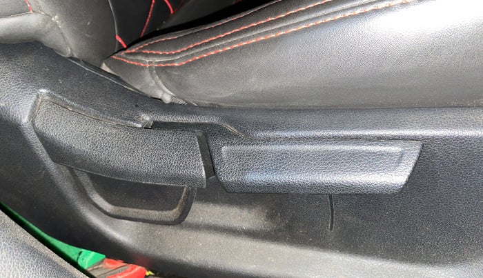 2022 Hyundai NEW I20 ASTA(O) 1.5 CRDI DUAL TONE, Diesel, Manual, 60,063 km, Driver Side Adjustment Panel