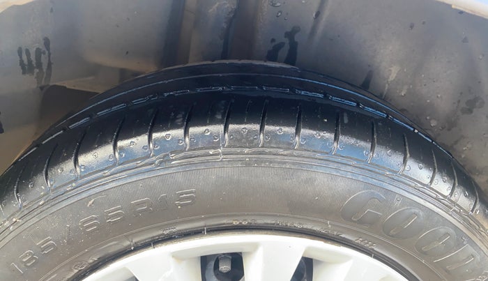 2017 Maruti Ciaz DELTA 1.4 MT PETROL, Petrol, Manual, 77,346 km, Right Rear Tyre Tread