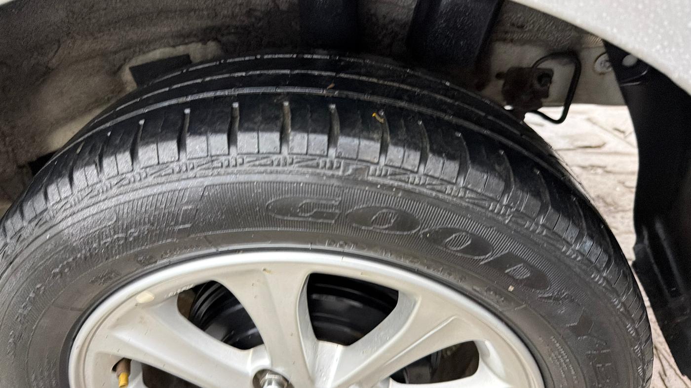 2016 Hyundai Grand i10 ASTA AT 1.2 KAPPA VTVT, Petrol, Automatic, 65,031 km, Left Rear Tyre Tread