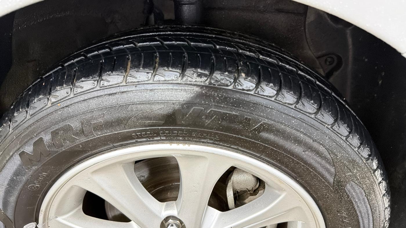 2016 Hyundai Grand i10 ASTA AT 1.2 KAPPA VTVT, Petrol, Automatic, 65,031 km, Right Front Tyre Tread