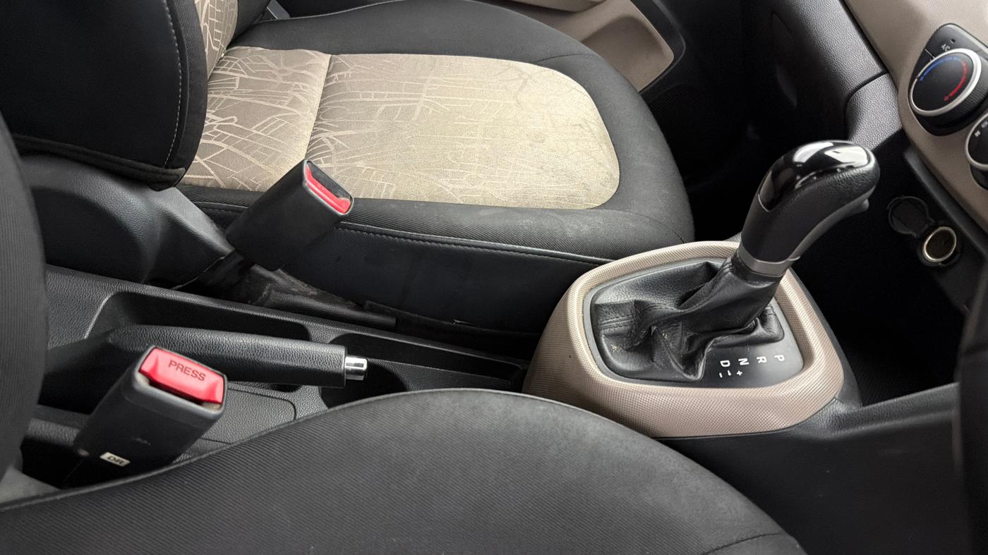 2016 Hyundai Grand i10 ASTA AT 1.2 KAPPA VTVT, Petrol, Automatic, 65,031 km, Gear Lever
