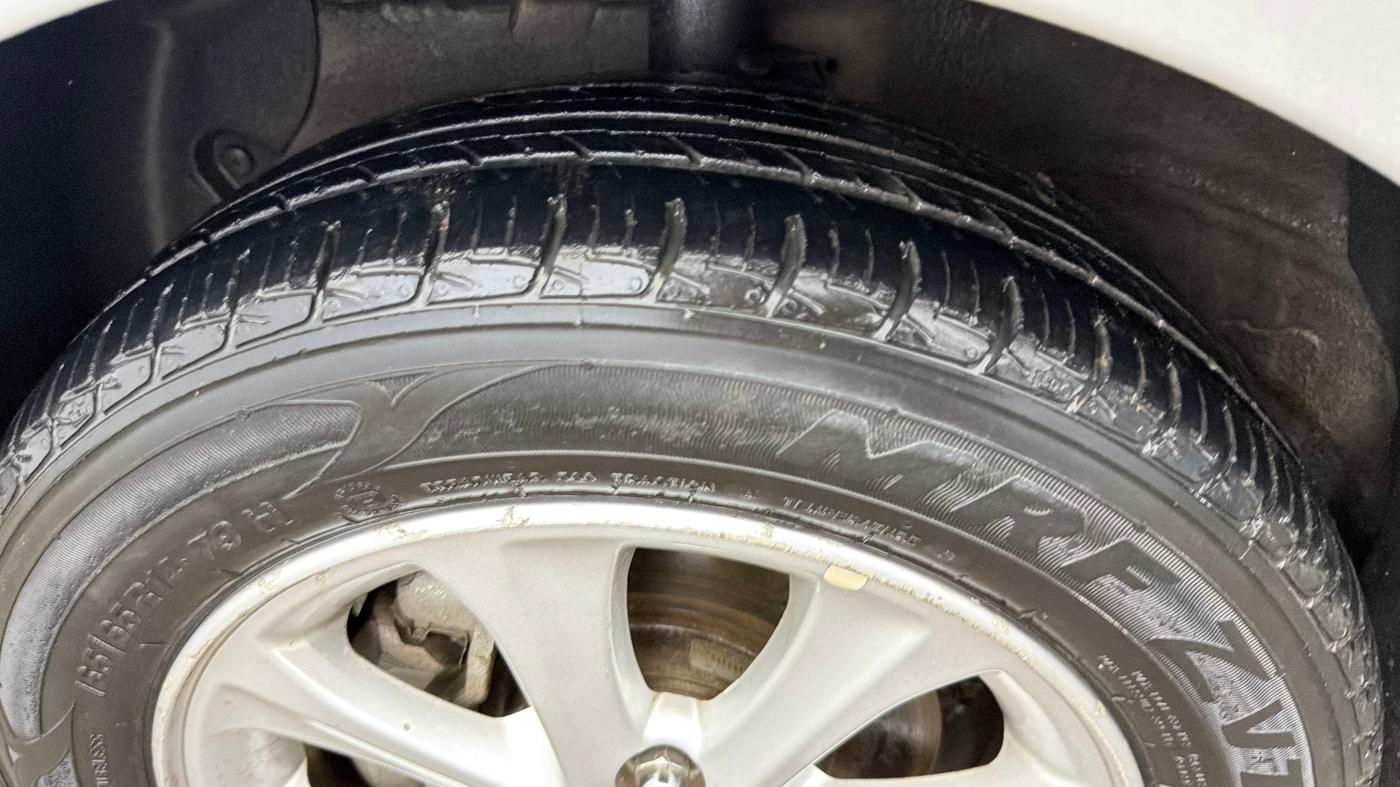 2016 Hyundai Grand i10 ASTA AT 1.2 KAPPA VTVT, Petrol, Automatic, 65,031 km, Left Front Tyre Tread