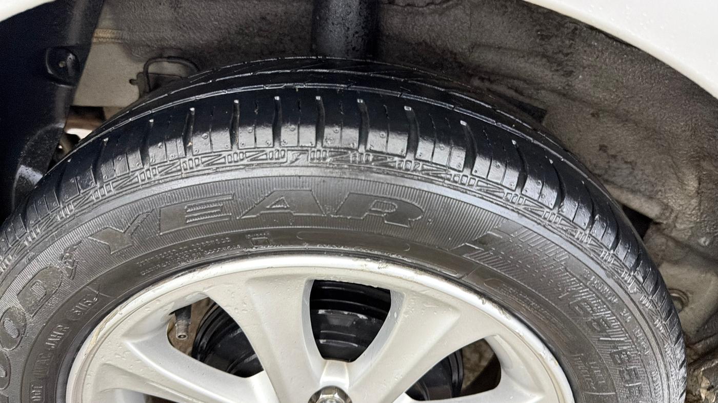 2016 Hyundai Grand i10 ASTA AT 1.2 KAPPA VTVT, Petrol, Automatic, 65,031 km, Right Rear Tyre Tread