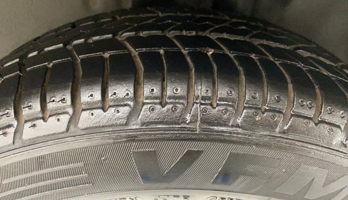 2012 Ford Figo 1.2 TITANIUM DURATEC, Petrol, Manual, 55,210 km, Left Rear Tyre Tread