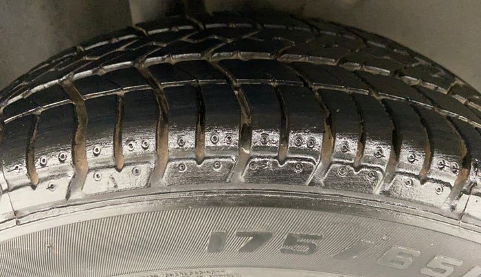 2012 Ford Figo 1.2 TITANIUM DURATEC, Petrol, Manual, 55,210 km, Right Rear Tyre Tread