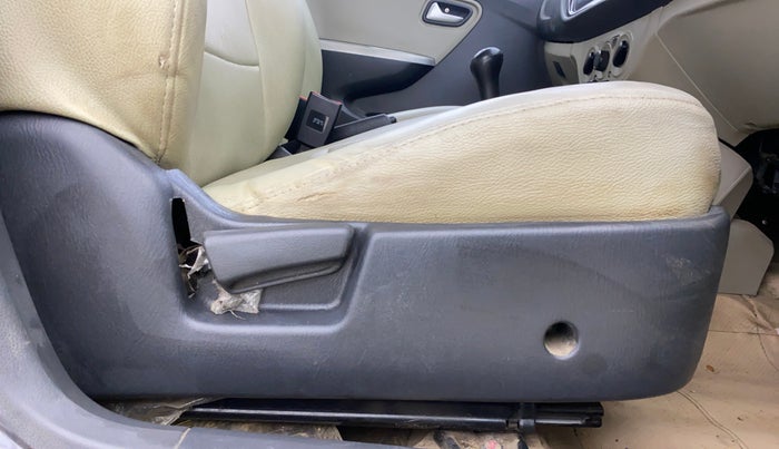 2017 Maruti Alto K10 VXI, Petrol, Manual, 32,049 km, Driver Side Adjustment Panel
