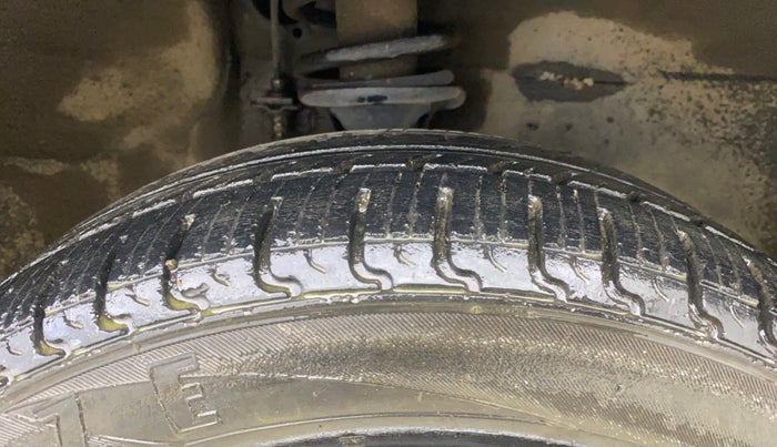 2017 Maruti Alto K10 VXI, Petrol, Manual, 32,049 km, Right Front Tyre Tread