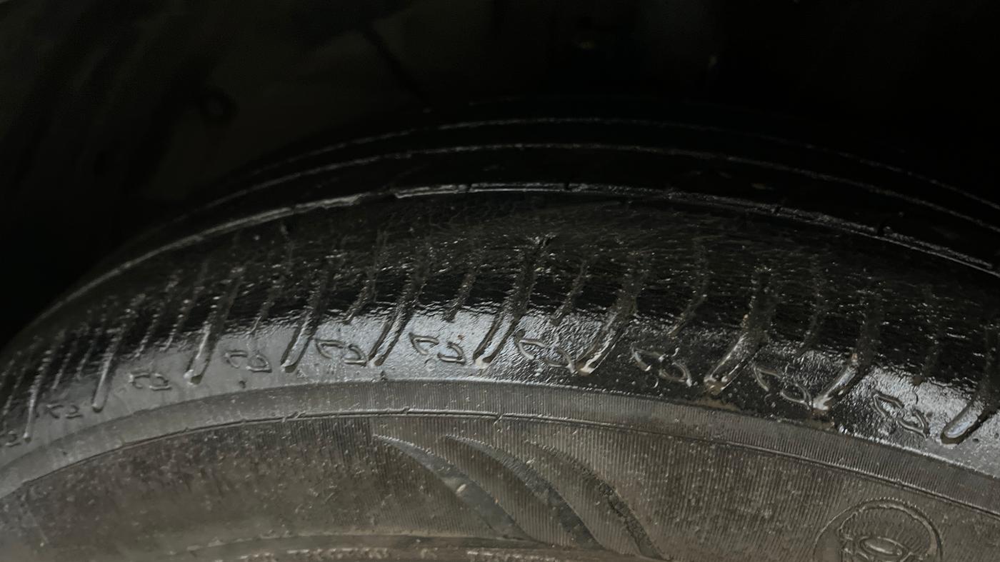 2022 Maruti XL6 ALPHA AT, Petrol, Automatic, 62,732 km, Left Front Tyre Tread