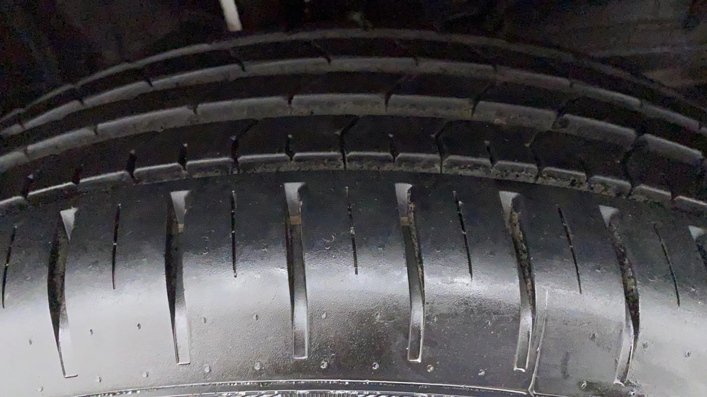 2020 Toyota Glanza G MT PETROL, Petrol, Manual, 490 km, Right Front Tyre Tread