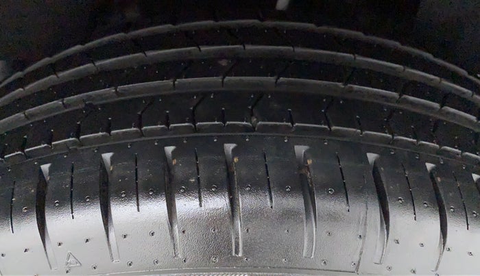 2020 Toyota Glanza G MT PETROL, Petrol, Manual, 490 km, Left Rear Tyre Tread