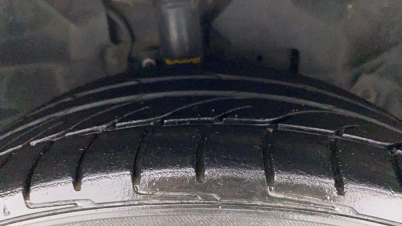 2019 Ford Ecosport TITANIUM + 1.5L DIESEL, Diesel, Manual, 98,854 km, Right Front Tyre Tread