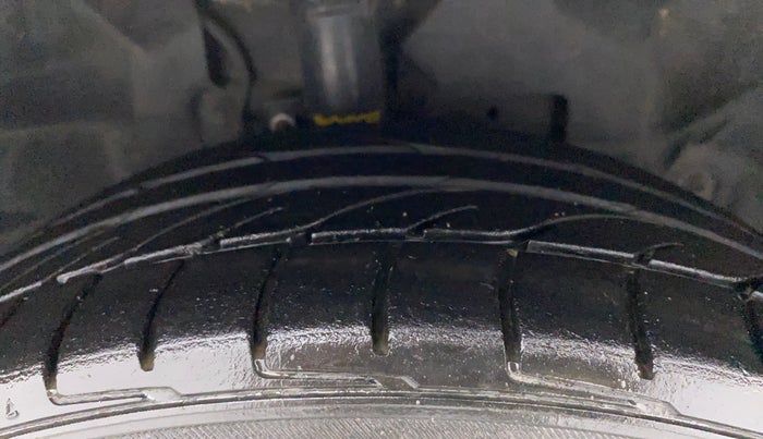 2019 Ford Ecosport TITANIUM + 1.5L DIESEL, Diesel, Manual, 98,854 km, Right Front Tyre Tread