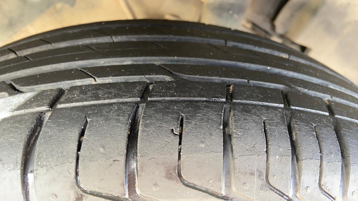 2022 Tata NEXON XM PLUS SUNROOF PETROL, Petrol, Manual, 26,409 km, Right Front Tyre Tread