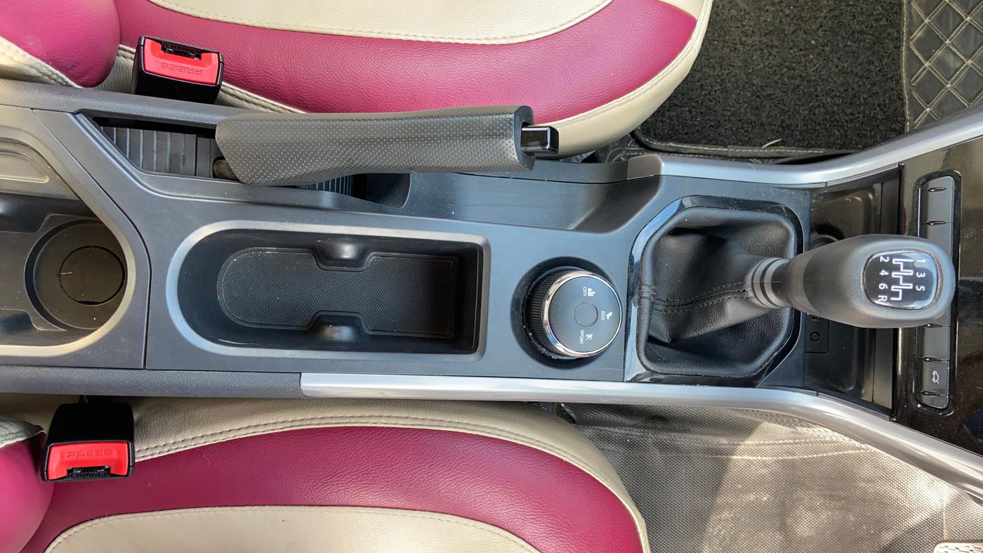 2022 Tata NEXON XM PLUS SUNROOF PETROL, Petrol, Manual, 26,409 km, Gear Lever