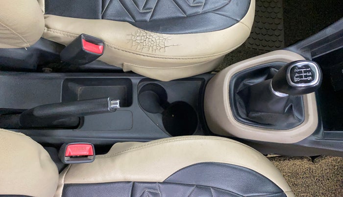 2017 Hyundai Xcent SX 1.2, Petrol, Manual, 90,336 km, Gear Lever