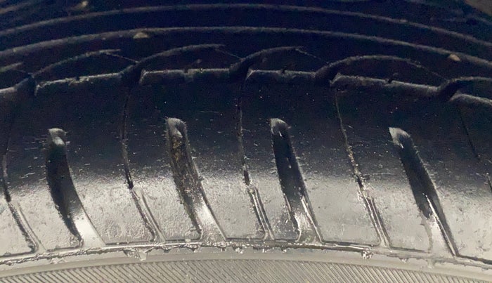 2017 Hyundai Xcent SX 1.2, Petrol, Manual, 90,336 km, Right Rear Tyre Tread