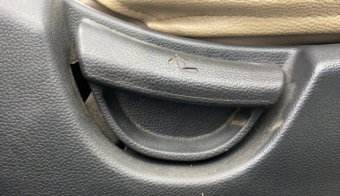 2017 Hyundai Xcent SX 1.2, Petrol, Manual, 90,336 km, Driver Side Adjustment Panel