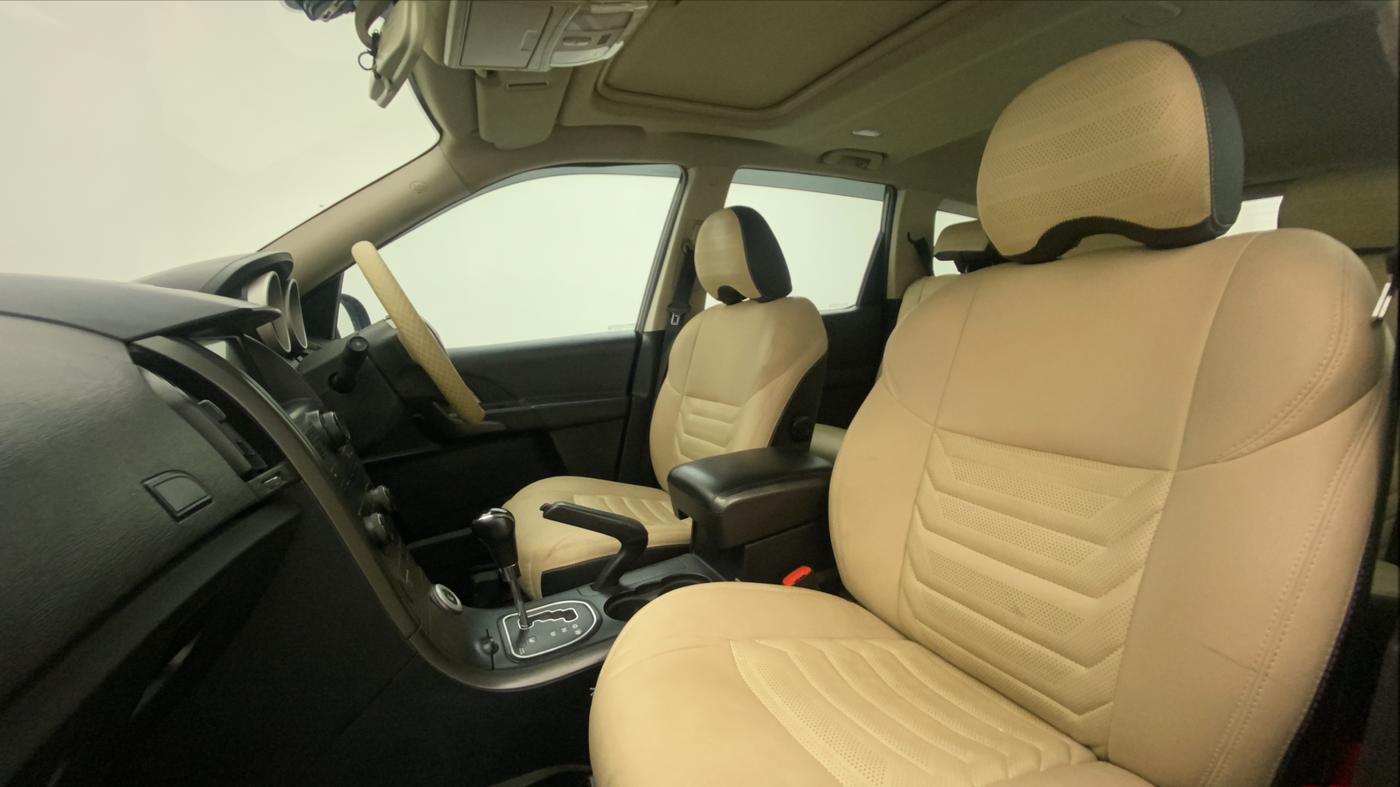 2017 Mahindra XUV500 W10 AT, Diesel, Automatic, 85,889 km, Right Side Front Door Cabin