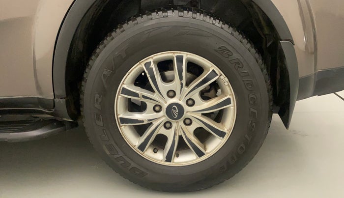 2017 Mahindra XUV500 W10 AT, Diesel, Automatic, 85,889 km, Left Rear Wheel