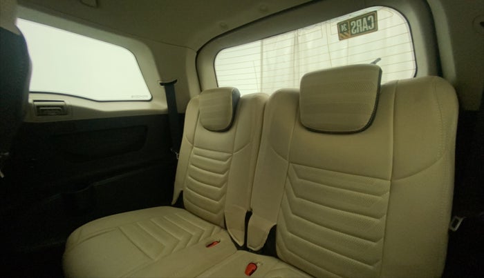 2017 Mahindra XUV500 W10 AT, Diesel, Automatic, 85,889 km, Third Seat Row ( optional )