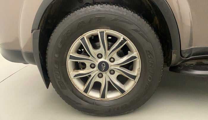 2017 Mahindra XUV500 W10 AT, Diesel, Automatic, 85,889 km, Right Rear Wheel