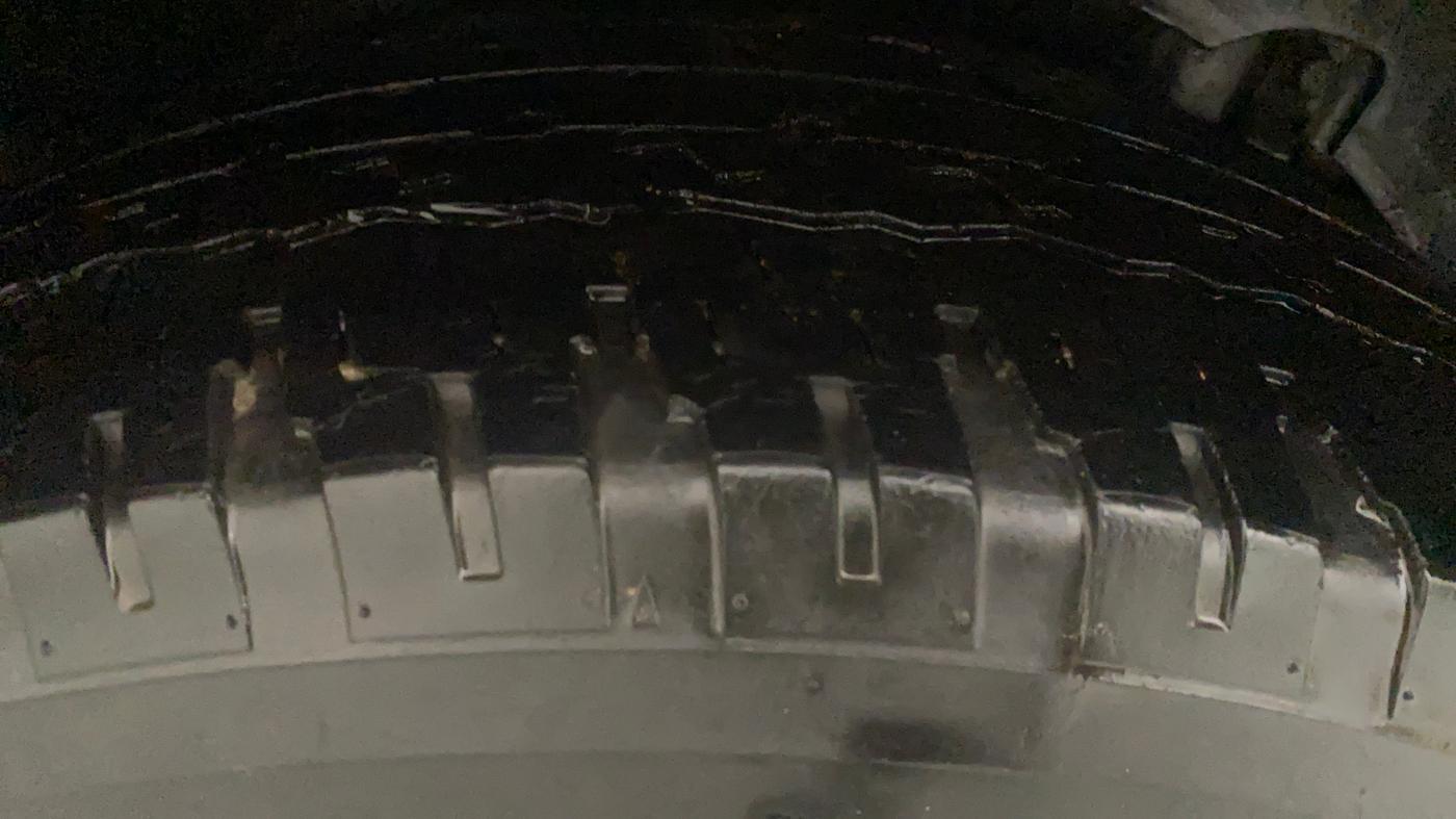 2017 Mahindra XUV500 W10 AT, Diesel, Automatic, 85,889 km, Right Rear Tyre Tread