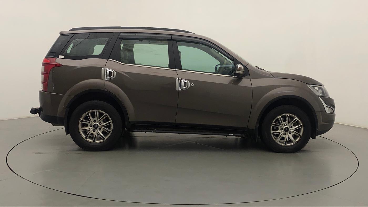 2017 Mahindra XUV500 W10 AT, Diesel, Automatic, 85,889 km, Right Side