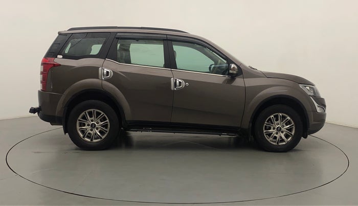 2017 Mahindra XUV500 W10 AT, Diesel, Automatic, 85,889 km, Right Side
