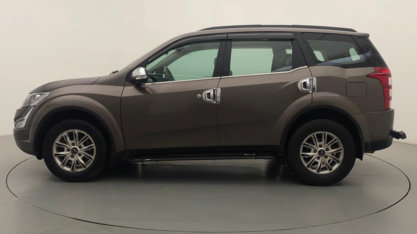 2017 Mahindra XUV500 W10 AT, Diesel, Automatic, 85,889 km, Left Side