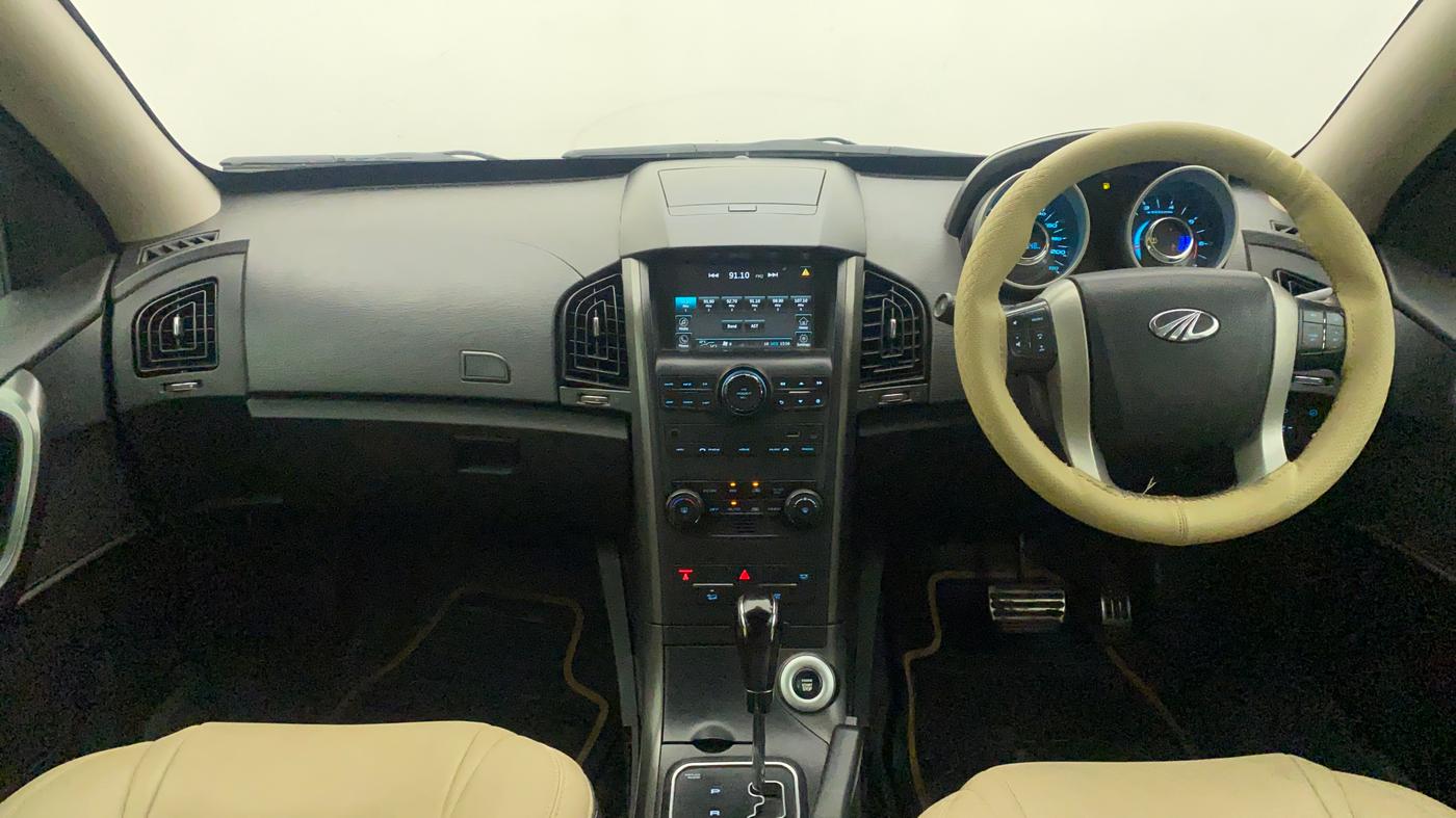 2017 Mahindra XUV500 W10 AT, Diesel, Automatic, 85,889 km, Dashboard