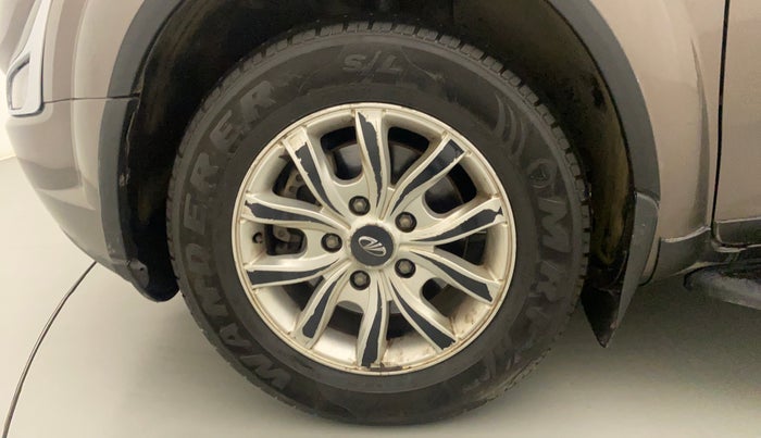 2017 Mahindra XUV500 W10 AT, Diesel, Automatic, 85,889 km, Left Front Wheel