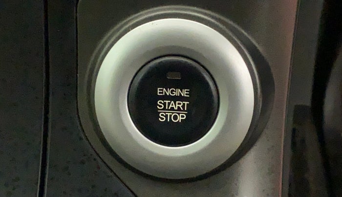 2017 Mahindra XUV500 W10 AT, Diesel, Automatic, 85,889 km, Keyless Start/ Stop Button
