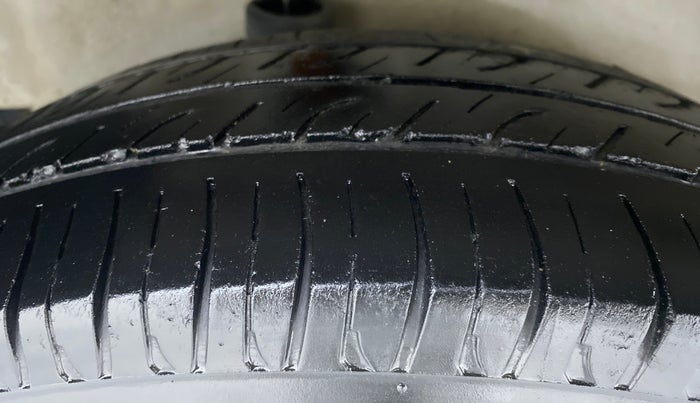 2012 Maruti Ritz VDI, Diesel, Manual, 74,091 km, Right Rear Tyre Tread