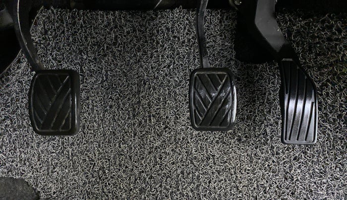 2012 Maruti Ritz VDI, Diesel, Manual, 74,091 km, Pedals