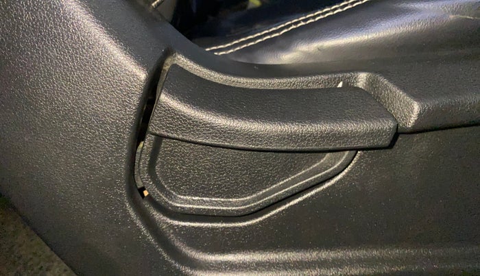 2020 Hyundai VENUE S 1.2, Petrol, Manual, 62,853 km, Driver Side Adjustment Panel