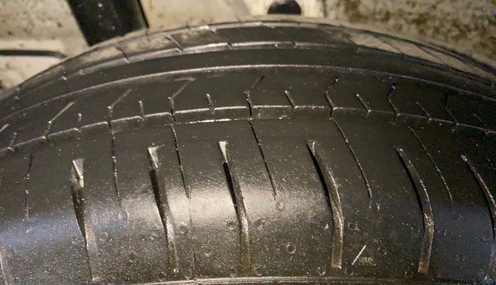 2020 Hyundai VENUE S 1.2, Petrol, Manual, 62,853 km, Right Rear Tyre Tread