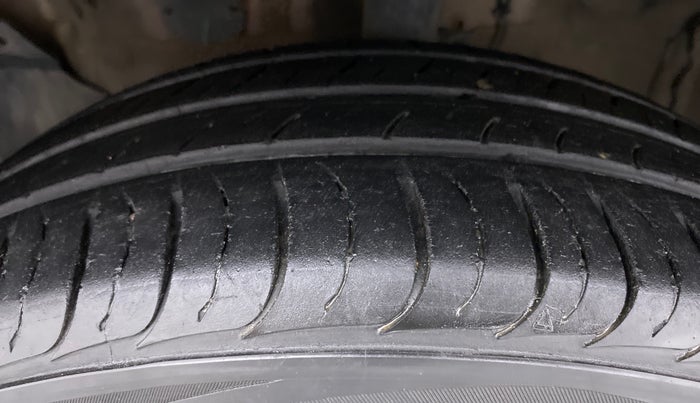 2019 KIA SELTOS HTK PLUS AT 1.5 DIESEL, Diesel, Automatic, 40,029 km, Left Front Tyre Tread