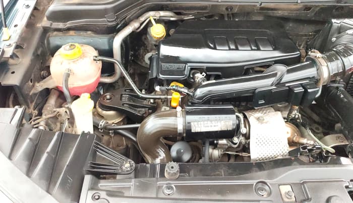 2019 Mahindra XUV300 W6 1.2 PETROL, Petrol, Manual, 91,916 km, Engine View - Right