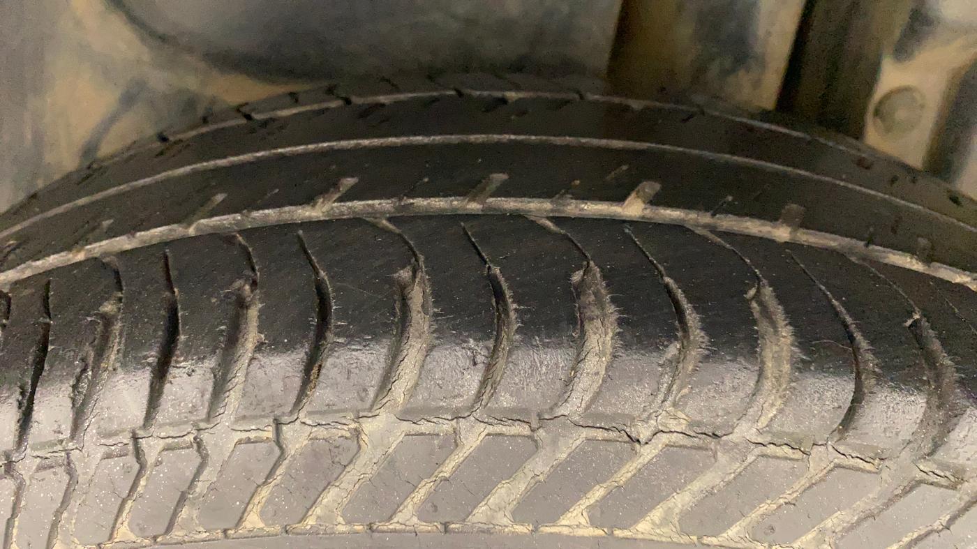 2014 Maruti Swift Dzire VXI AT, Petrol, Automatic, 47,864 km, Left Rear Tyre Tread