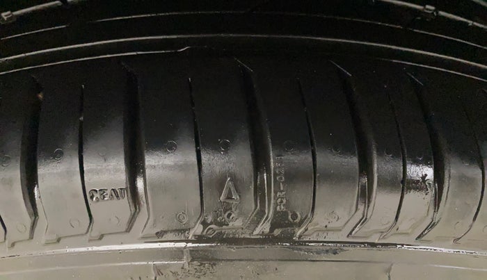 2013 Ford Ecosport TITANIUM 1.5L DIESEL, Diesel, Manual, 1,27,455 km, Right Rear Tyre Tread