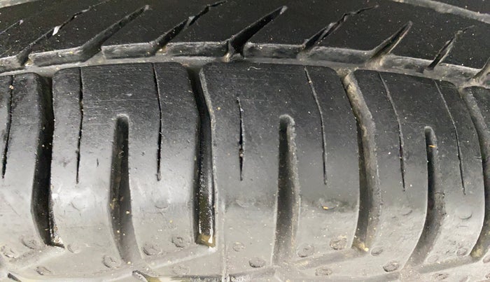 2020 Maruti Eeco 5 STR WITH A/C+HTR, Petrol, Manual, 39,165 km, Left Rear Tyre Tread