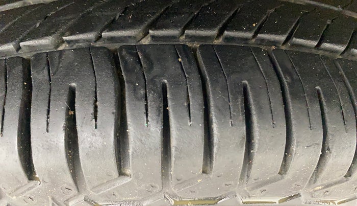 2020 Maruti Eeco 5 STR WITH A/C+HTR, Petrol, Manual, 39,165 km, Right Front Tyre Tread