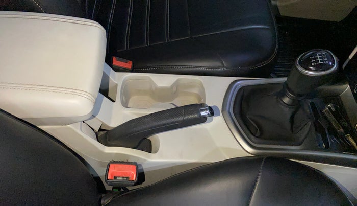 2022 Mahindra XUV300 W8 1.2 PETROL, Petrol, Manual, 41,305 km, Gear Lever