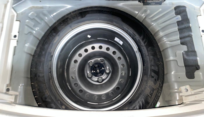 2022 Mahindra XUV300 W8 1.2 PETROL, Petrol, Manual, 41,305 km, Spare Tyre