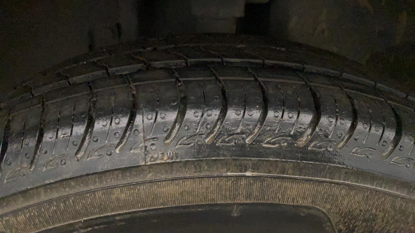 2020 Renault Kwid RXT 1.0 AMT (O), Petrol, Automatic, 66,857 km, Left Front Tyre Tread