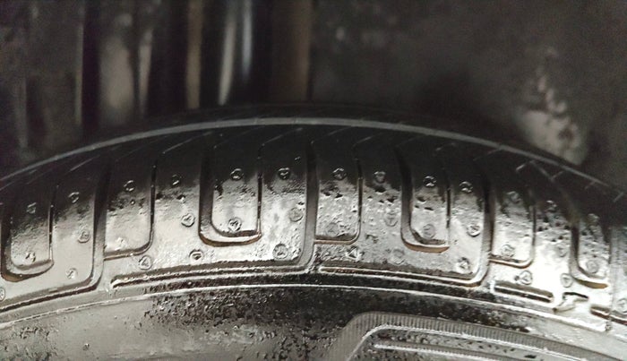 2013 Maruti Swift Dzire VXI AT, Petrol, Automatic, 52,294 km, Right Rear Tyre Tread