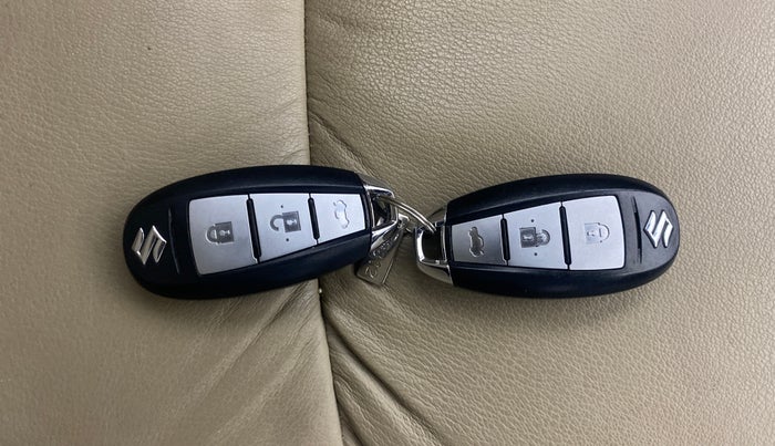 2021 Maruti Ciaz ALPHA 1.5 SHVS PETROL, Petrol, Manual, 26,129 km, Key Close Up