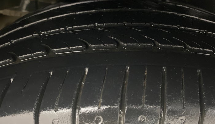 2021 Maruti Ciaz ALPHA 1.5 SHVS PETROL, Petrol, Manual, 26,129 km, Right Rear Tyre Tread