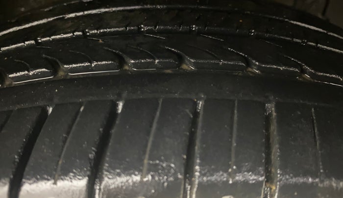 2021 Maruti Ciaz ALPHA 1.5 SHVS PETROL, Petrol, Manual, 26,129 km, Right Front Tyre Tread