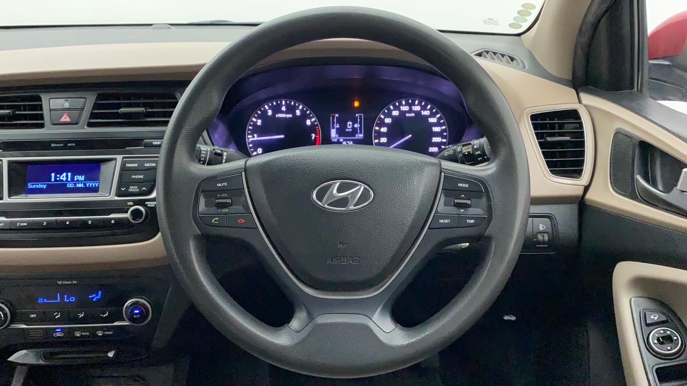 2016 Hyundai Elite i20 SPORTZ 1.2, Petrol, Manual, 1,19,228 km, Steering Wheel Close Up